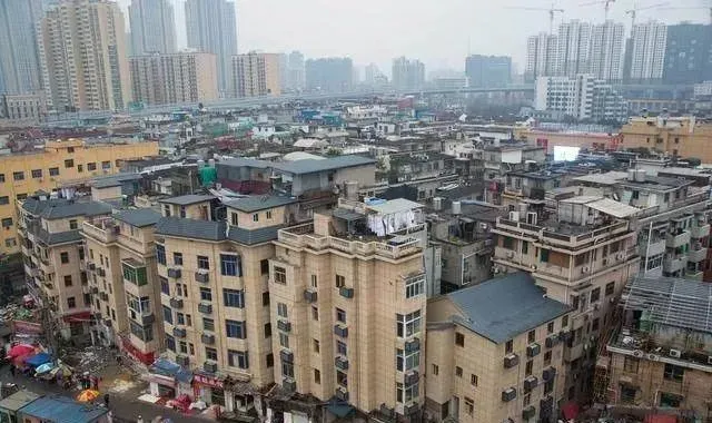 这都可以（关于深圳小产权房的新闻）“深圳“小产权房！“历史遗留”的由来！，央视曝光深圳小产权房，